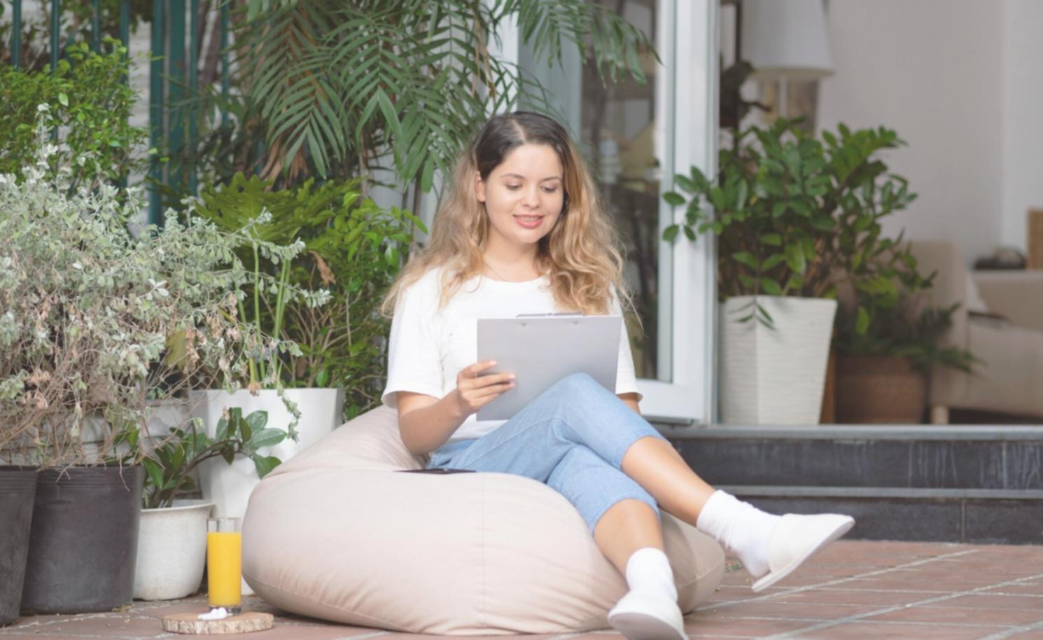 Financial analysis workspace showing liquidity assessment tools and documentation